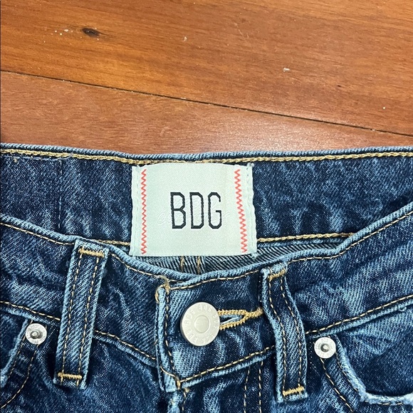 BDG Ripped Dark Blue Boyfriend Jeans size 26 urban outfitter - Picture 2 of 4